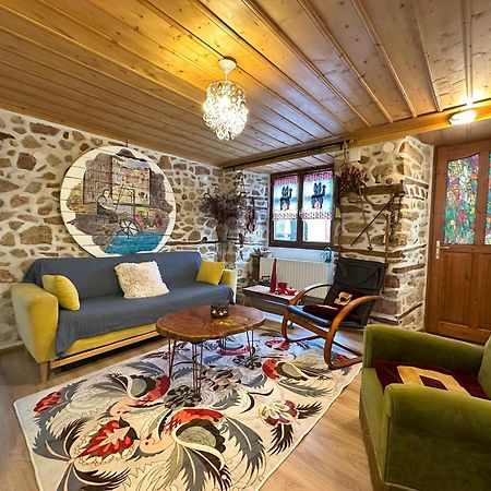 Renovated Old Manor House With Yard Villa Arnaia Exterior photo