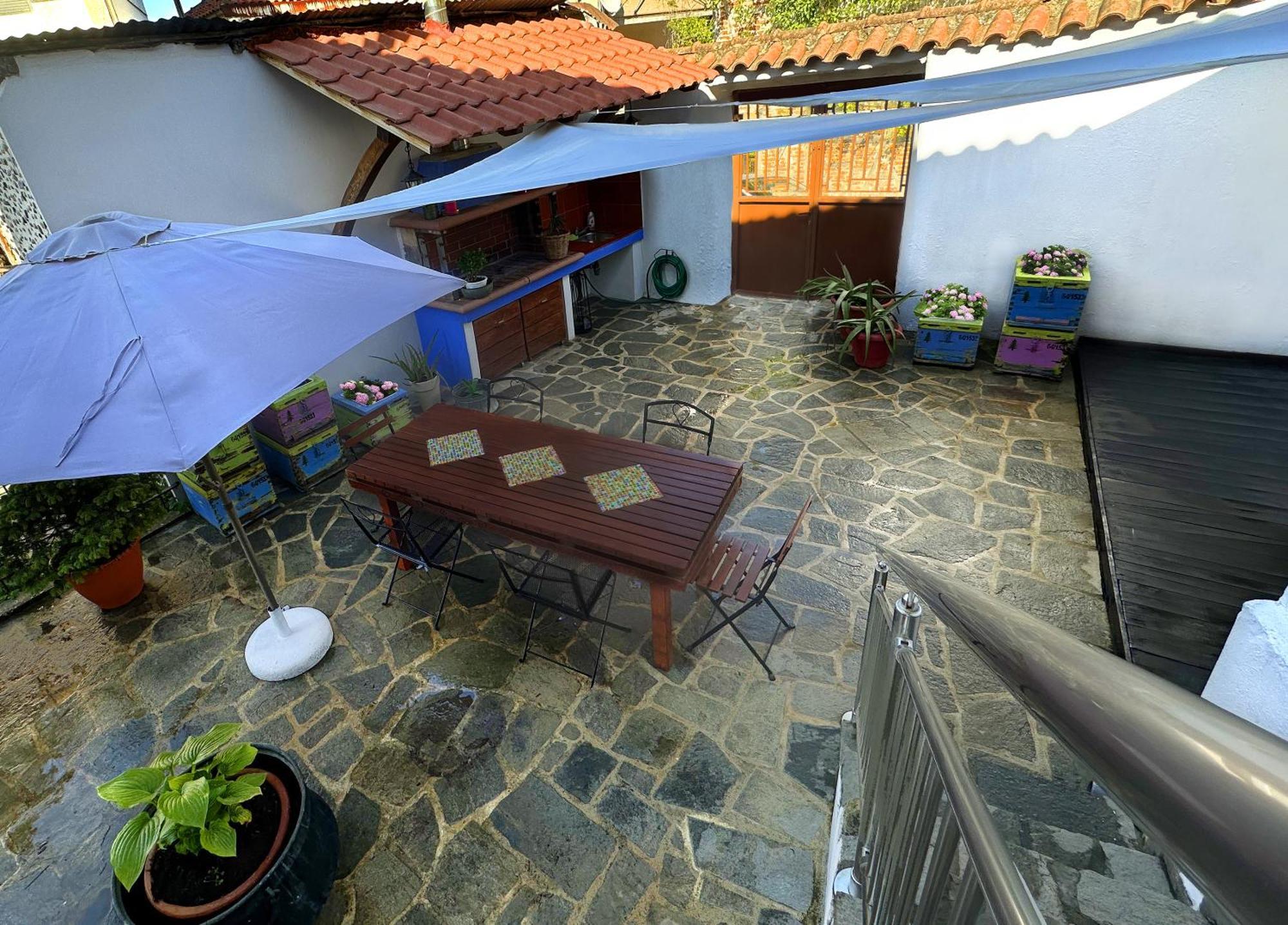 Renovated Old Manor House With Yard Villa Arnaia Exterior photo